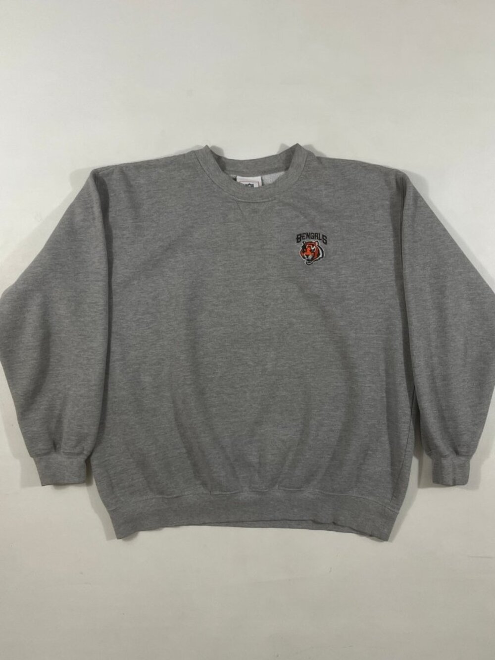 Vintage NFL Cincinnati Bengals Embroidered Logo Heather Gray Crewneck Sweatshirt